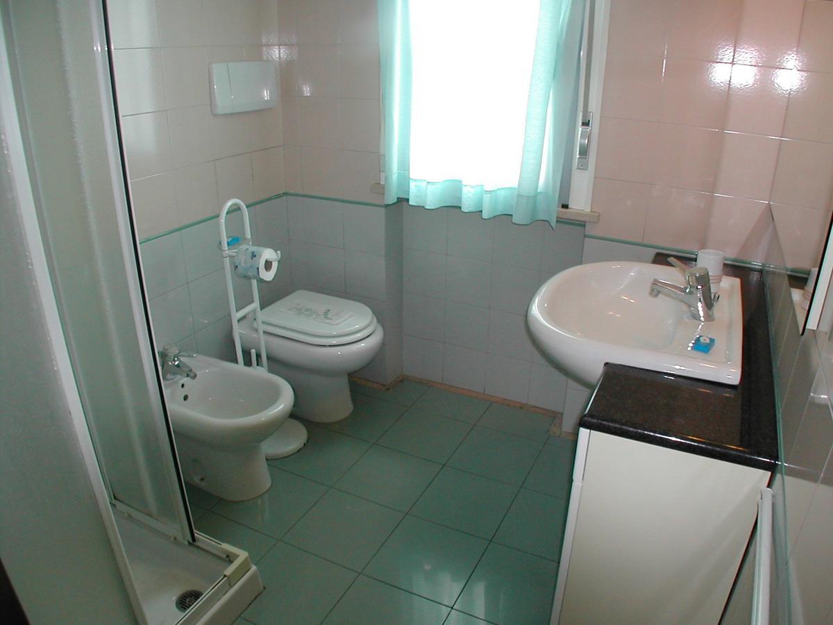 Residence Mediterraneo San Benedetto del Tronto Szoba fotó